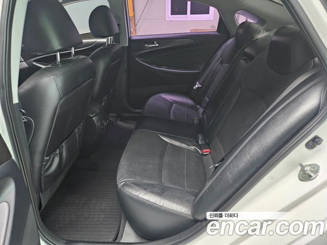 Hyundai Sonata 2014 — photo 18