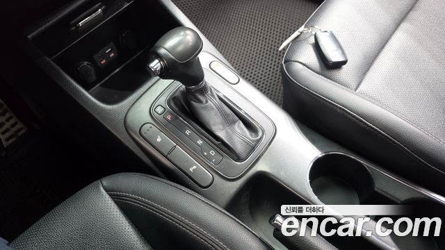 Kia K3 2015 — photo 9