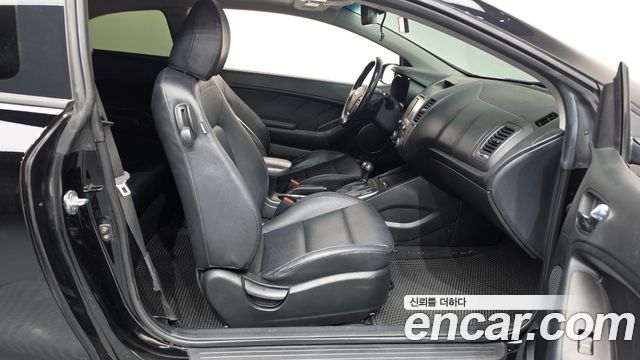 Kia K3 2015 — photo 11