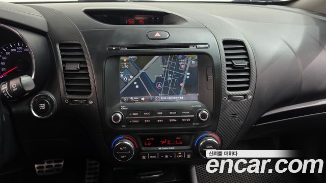 Kia K3 2015 — photo 14