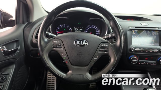Kia K3 2015 — photo 15
