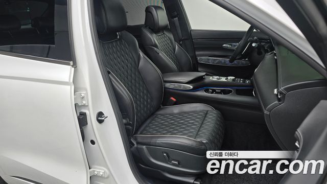 Genesis GV70 2021 — photo 12