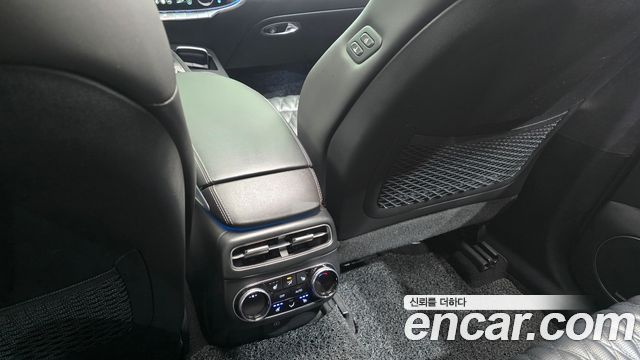 Genesis GV70 2021 — photo 16