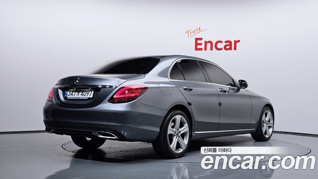 Mercedes-Benz C-Class 2019 — photo 2