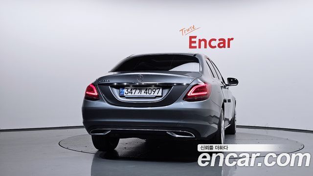 Mercedes-Benz C-Class 2019 — photo 4