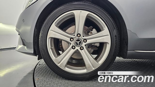 Mercedes-Benz C-Class 2019 — photo 5