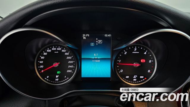 Mercedes-Benz C-Class 2019 — photo 8