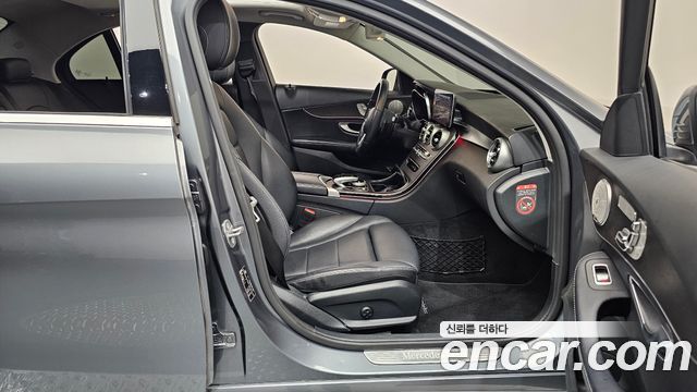 Mercedes-Benz C-Class 2019 — photo 11