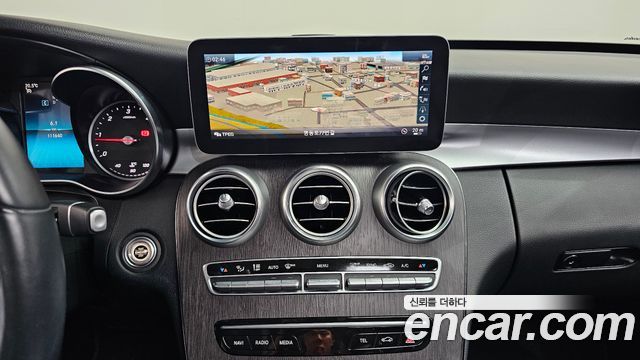 Mercedes-Benz C-Class 2019 — photo 14