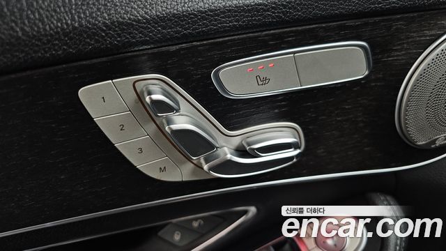 Mercedes-Benz C-Class 2019 — photo 18