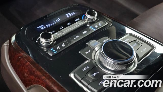 Genesis EQ900 2017 — photo 26