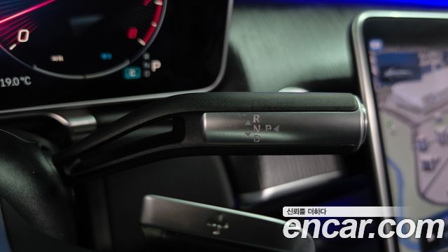 Mercedes-Benz S-Class 2023 — photo 12