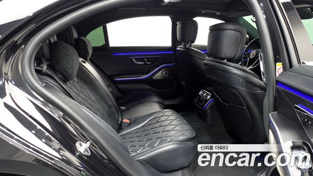 Mercedes-Benz S-Class 2023 — photo 17