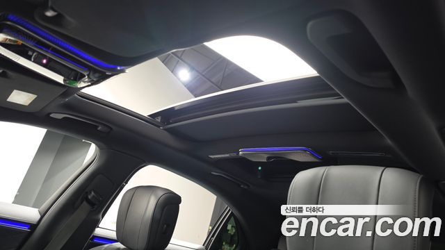 Mercedes-Benz S-Class 2023 — photo 23