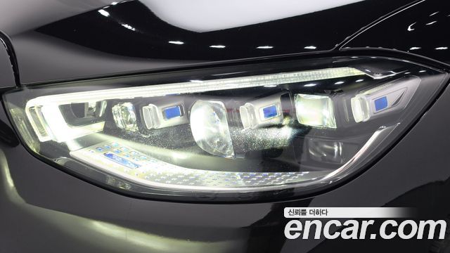 Mercedes-Benz S-Class 2023 — photo 8