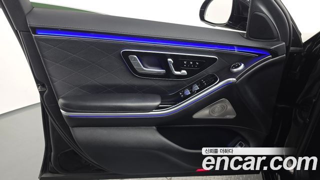 Mercedes-Benz S-Class 2023 — photo 14