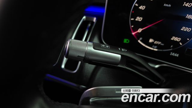 Mercedes-Benz S-Class 2023 — photo 29