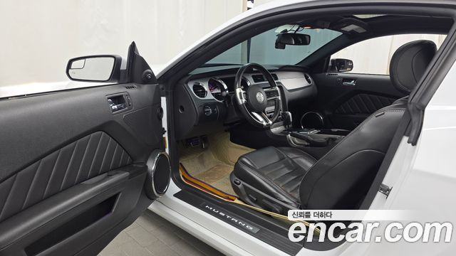 Ford Mustang 2014 — photo 10