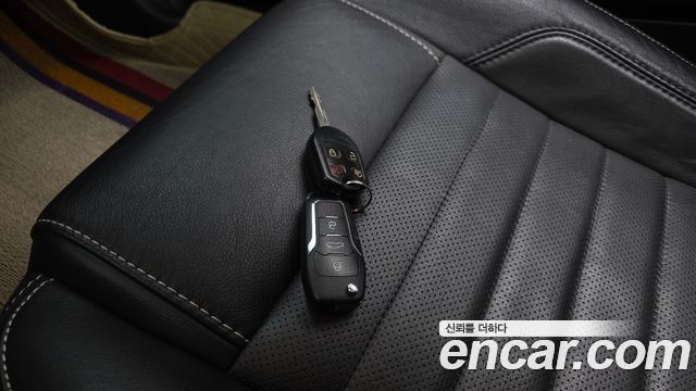 Ford Mustang 2014 — photo 17