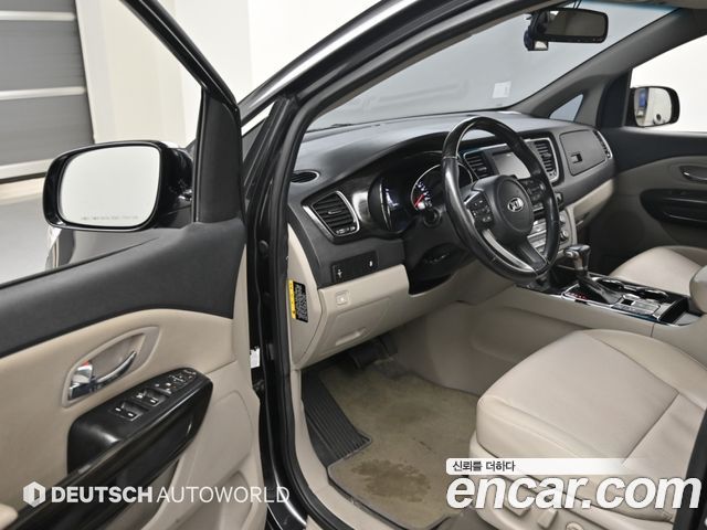 Kia Canival 2020 — photo 11