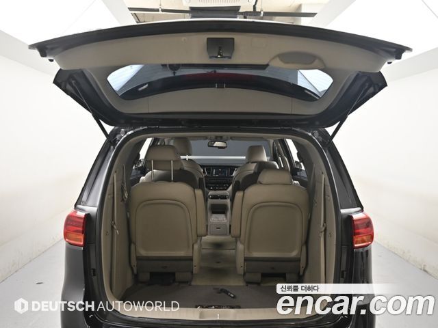 Kia Canival 2020 — photo 19
