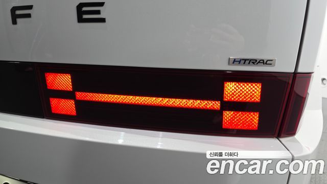 Hyundai Santafe 2024 — photo 9