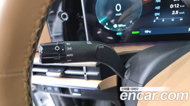 Hyundai Santafe 2024 — photo 27