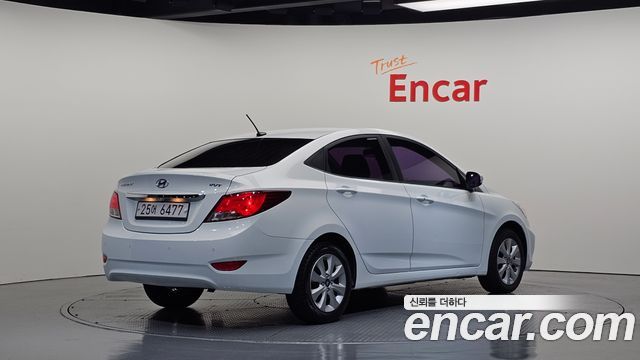 Hyundai Accent 2015 — photo 2