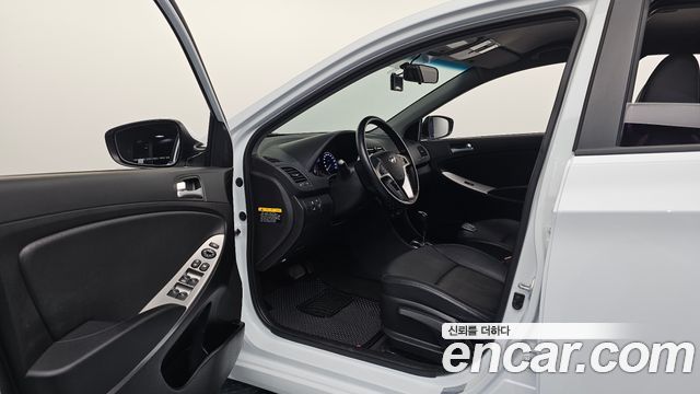 Hyundai Accent 2015 — photo 10