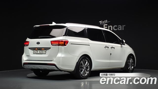 Kia Canival 2016 — photo 2