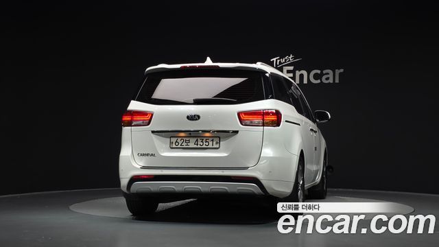 Kia Canival 2016 — photo 4