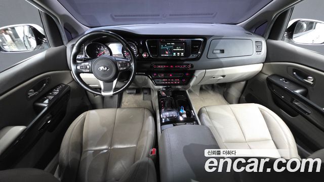Kia Canival 2016 — photo 7