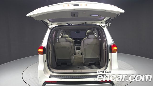 Kia Canival 2016 — photo 20