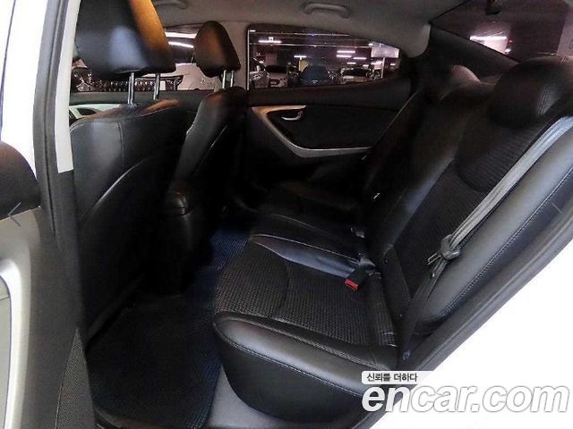 Hyundai AVANTE 2014 — photo 8