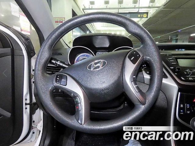 Hyundai AVANTE 2014 — photo 9