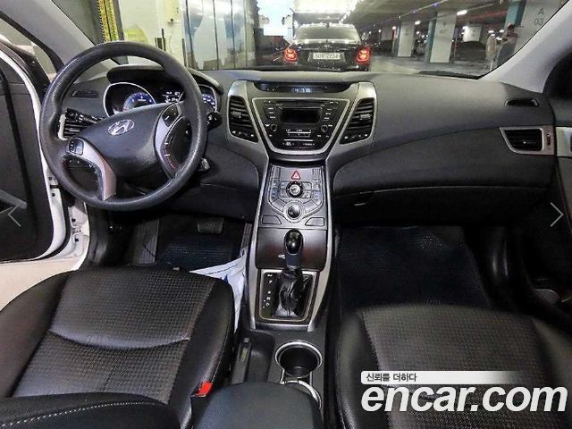 Hyundai AVANTE 2014 — photo 11