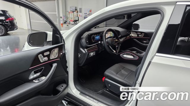 Mercedes-Benz GLE-Class 2026 — photo 13