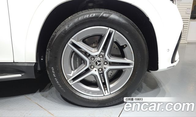Mercedes-Benz GLE-Class 2026 — photo 7