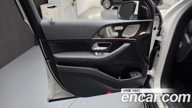 Mercedes-Benz GLE-Class 2026 — photo 14