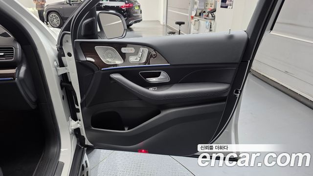 Mercedes-Benz GLE-Class 2026 — photo 15