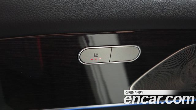 Mercedes-Benz GLE-Class 2026 — photo 32