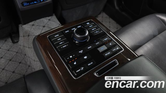 Hyundai Equus 2015 — photo 25