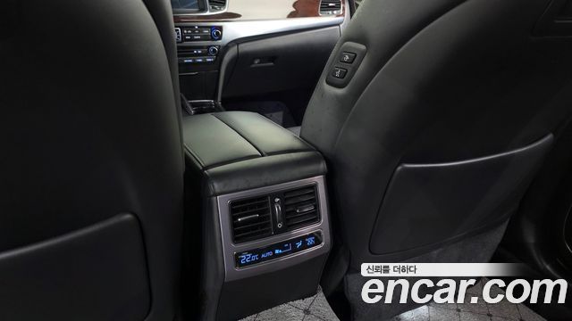 Hyundai Equus 2015 — photo 35