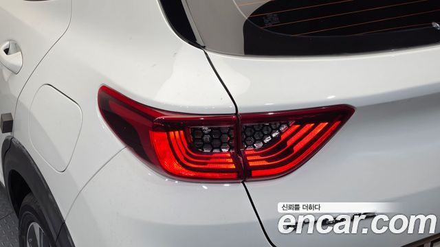 Kia Stonic 2018 — photo 9
