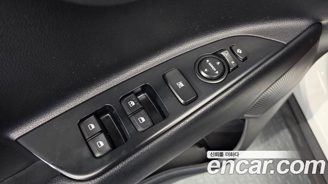 Kia Stonic 2018 — photo 29