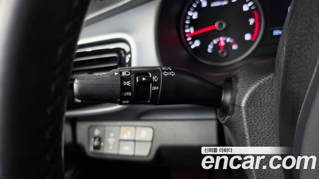 Kia Stonic 2018 — photo 30