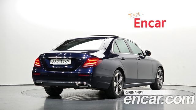 Mercedes-Benz E-Class 2019 — photo 2