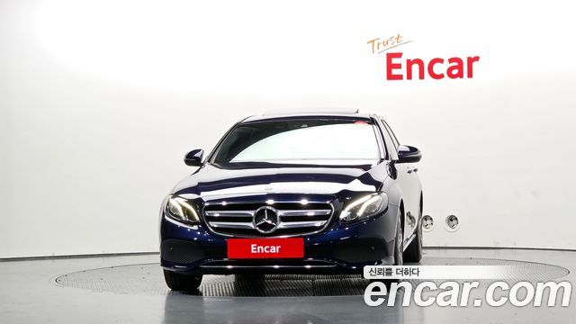 Mercedes-Benz E-Class 2019 — photo 3