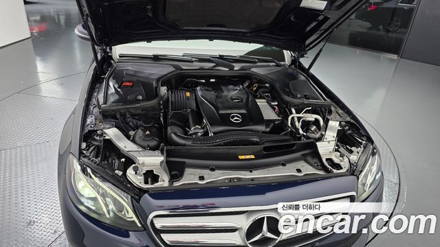 Mercedes-Benz E-Class 2019 — photo 6
