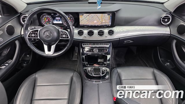 Mercedes-Benz E-Class 2019 — photo 10